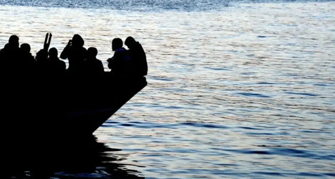 Sbarco al porto di Crotone, 29 migranti soccorsi e messi in salvo dopo giorni in balia delle onde\n