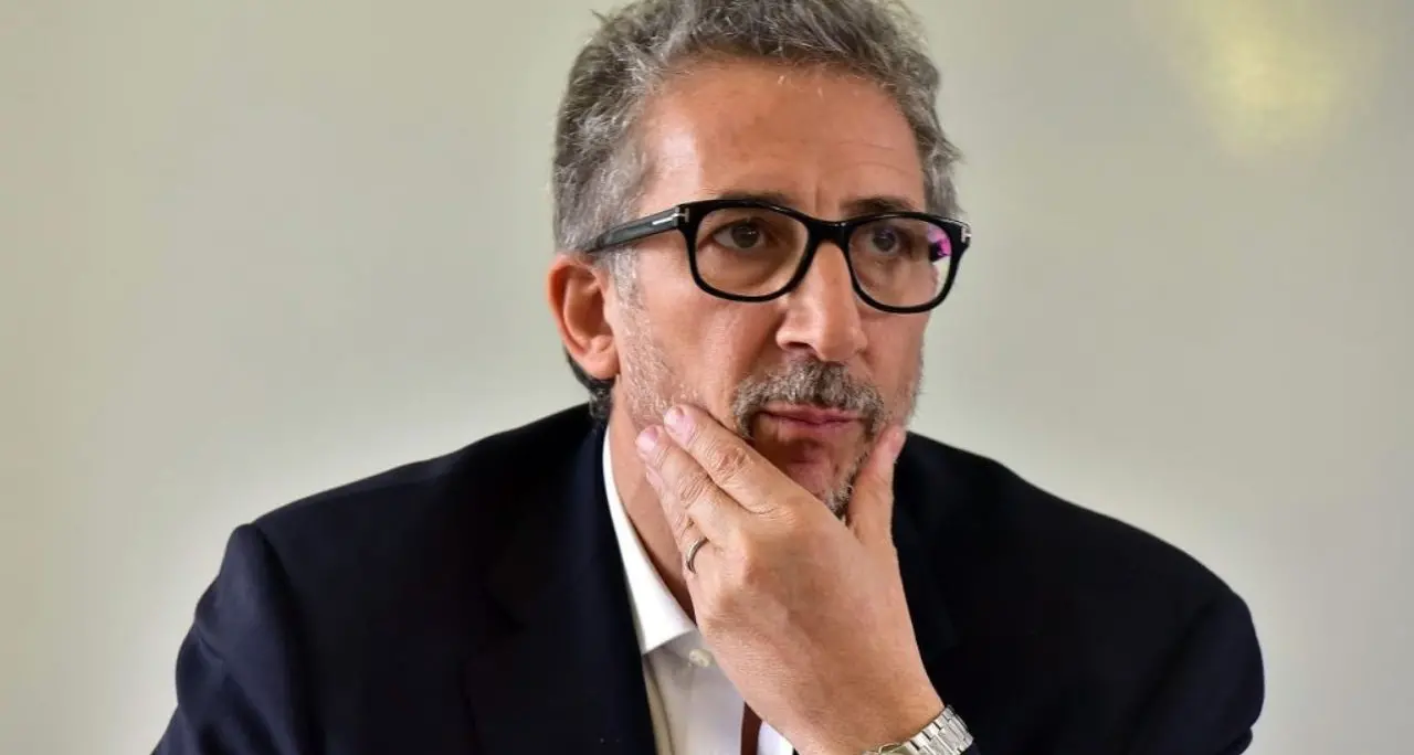 <p><span style=\"color:hsl(0, 75%, 60%);\">Lucio Presta senza filtri</span>: «Quando Benigni disse “Da Cosenza è partito l’uragano”. Io presuntuoso come ogni calabrese»</p>