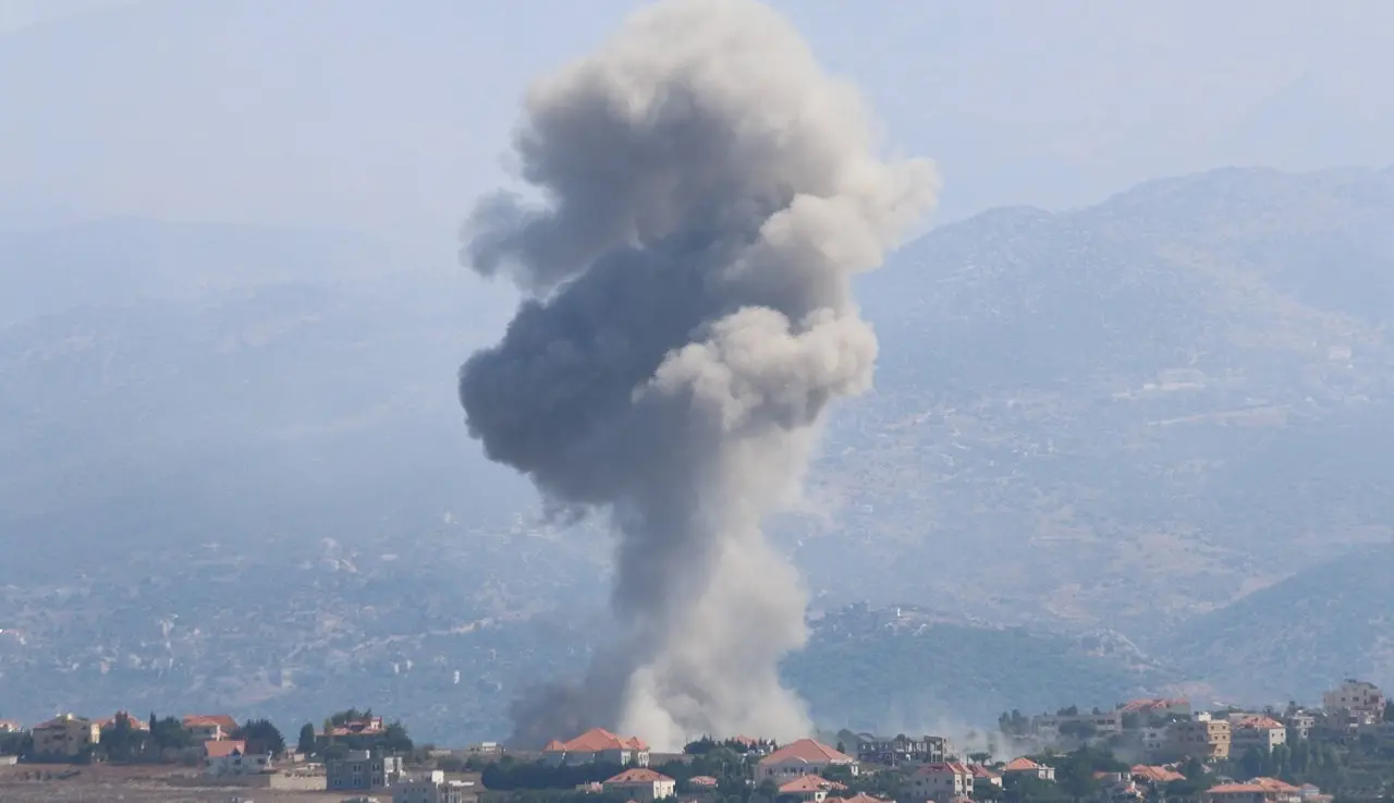 Attacchi di Israele in Libano, l’Iran interrompe i colloqui con gli Usa e minaccia il blocco totale di Hormuz