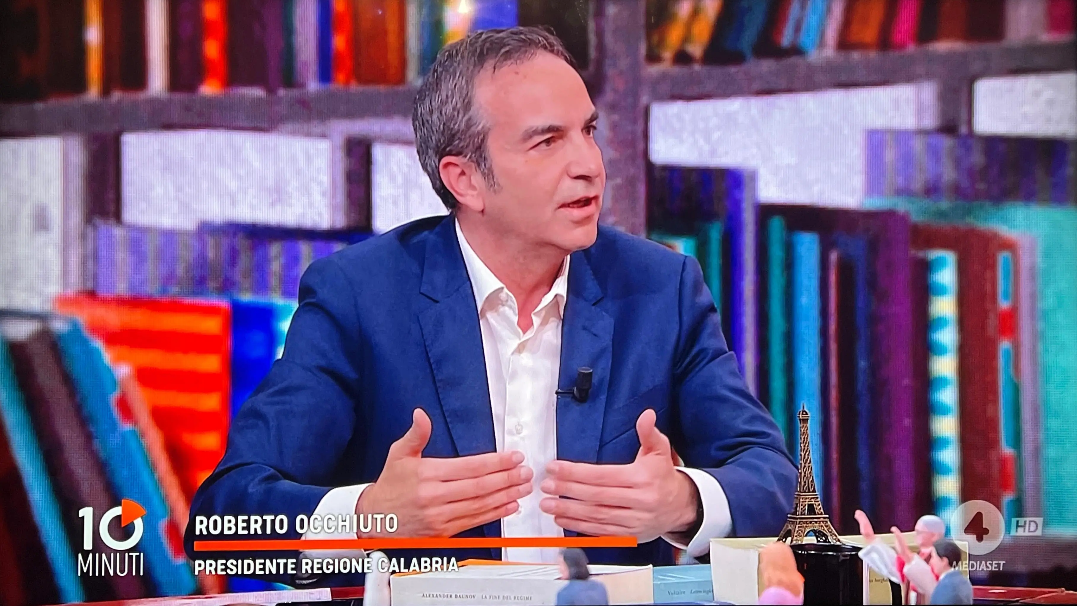 Occhiuto ospite\u00A0a “10 Minuti”: «Governare con Vannacci sarebbe complicato. Il Ponte? Volano per altre infrastrutture»\n
