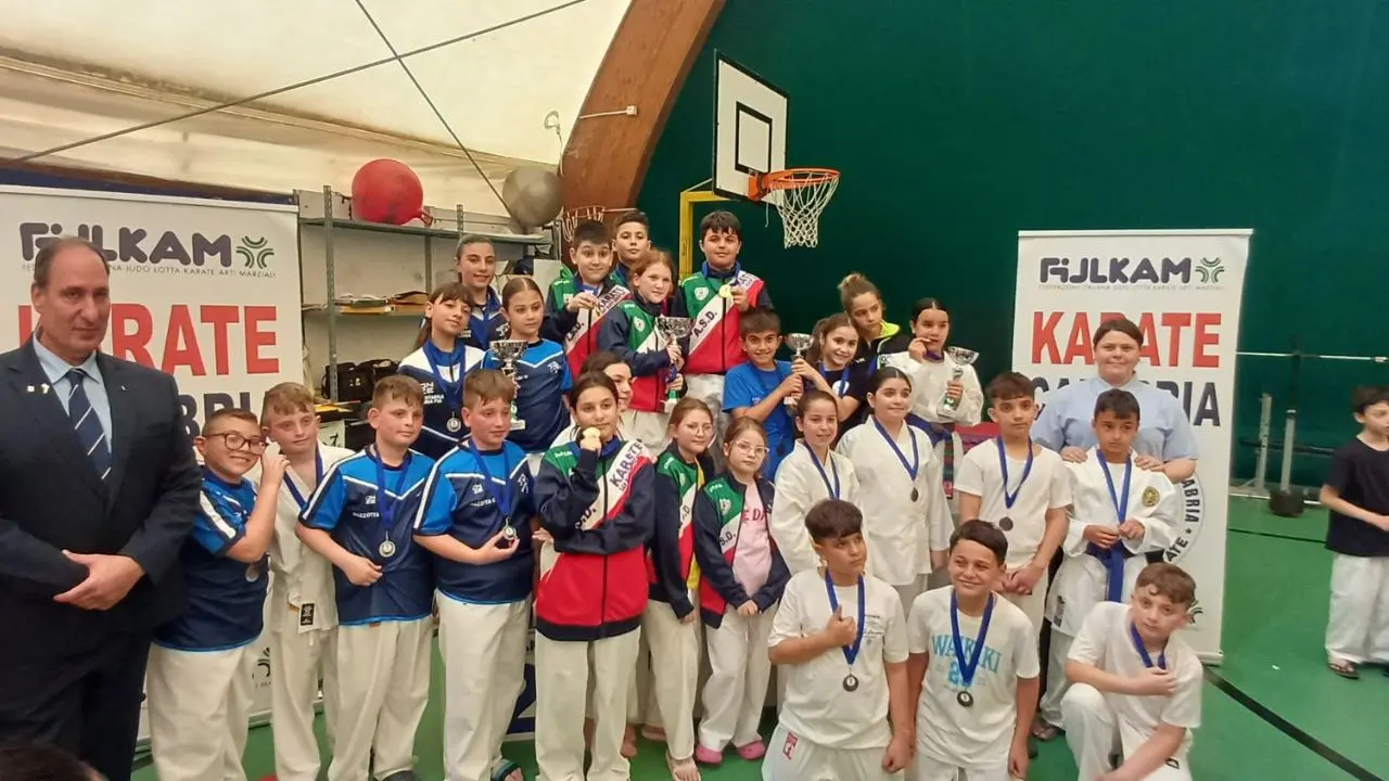 Vibo capitale del Karate per un giorno, la Virtus colleziona medaglie tra gli Under 10 e 12 e si qualifica ai\u00A0Campionati Italiani Juniores\n