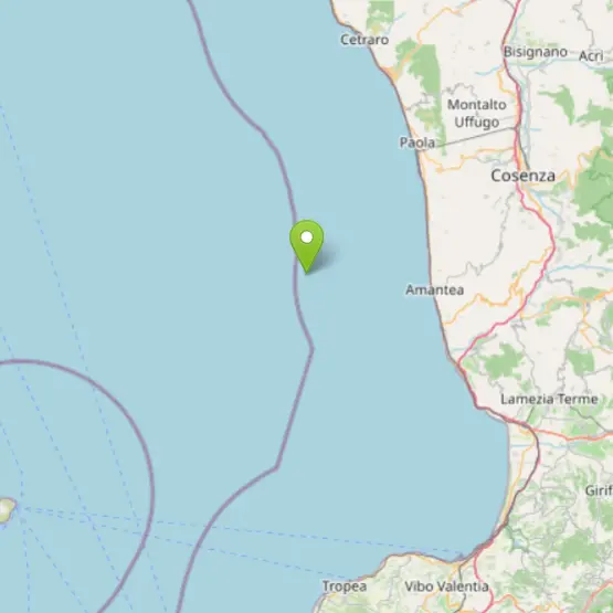 Terremoto al largo della Calabria, magnitudo 6.1 avvertita anche a Cosenza. Unical: escluso rischio tsunami | LIVE\n