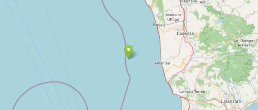 Terremoto al largo della Calabria, magnitudo 6.1 avvertita anche a Cosenza. Unical: escluso rischio tsunami | LIVE\n