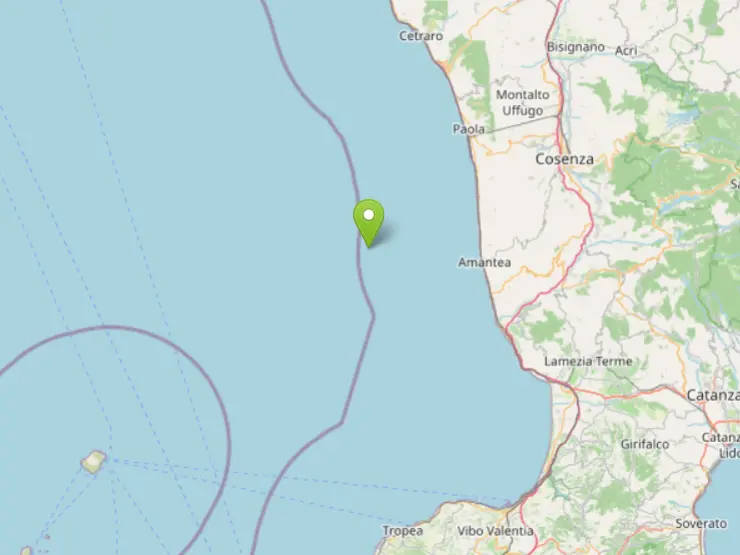 Terremoto al largo della Calabria, magnitudo 6.1 avvertita anche a Cosenza. Unical: escluso rischio tsunami | LIVE