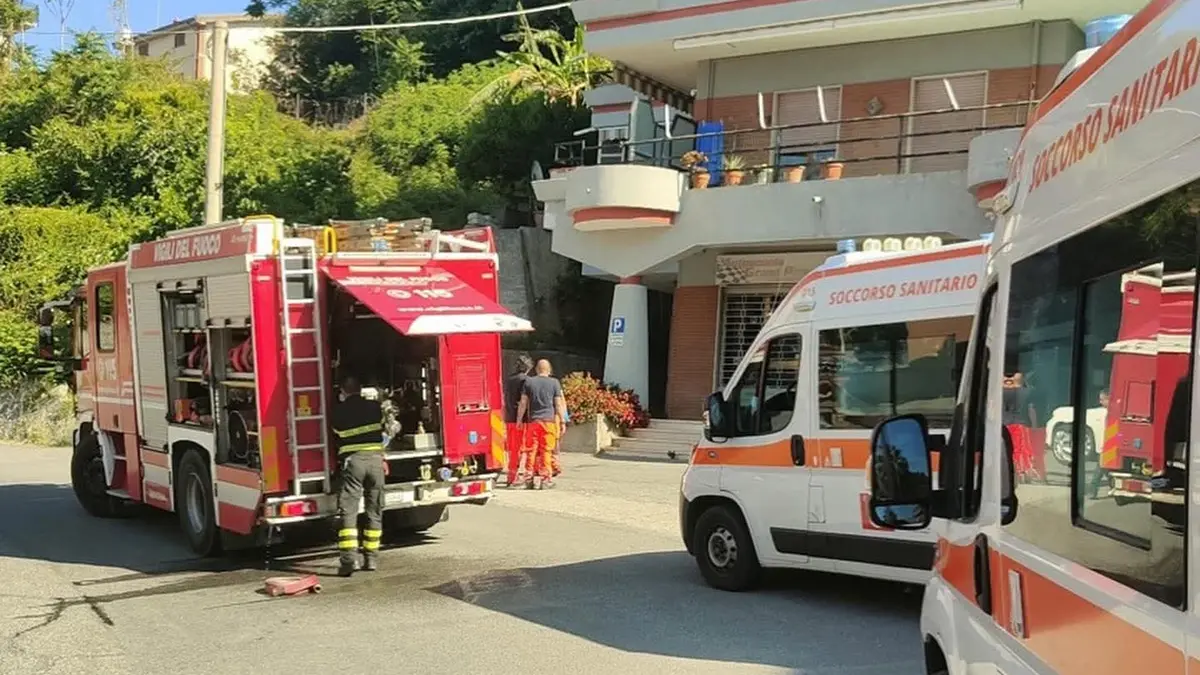 San Lucido, esplode una bombola in una palazzina. Evacuazioni, ma nessun ferito\n
