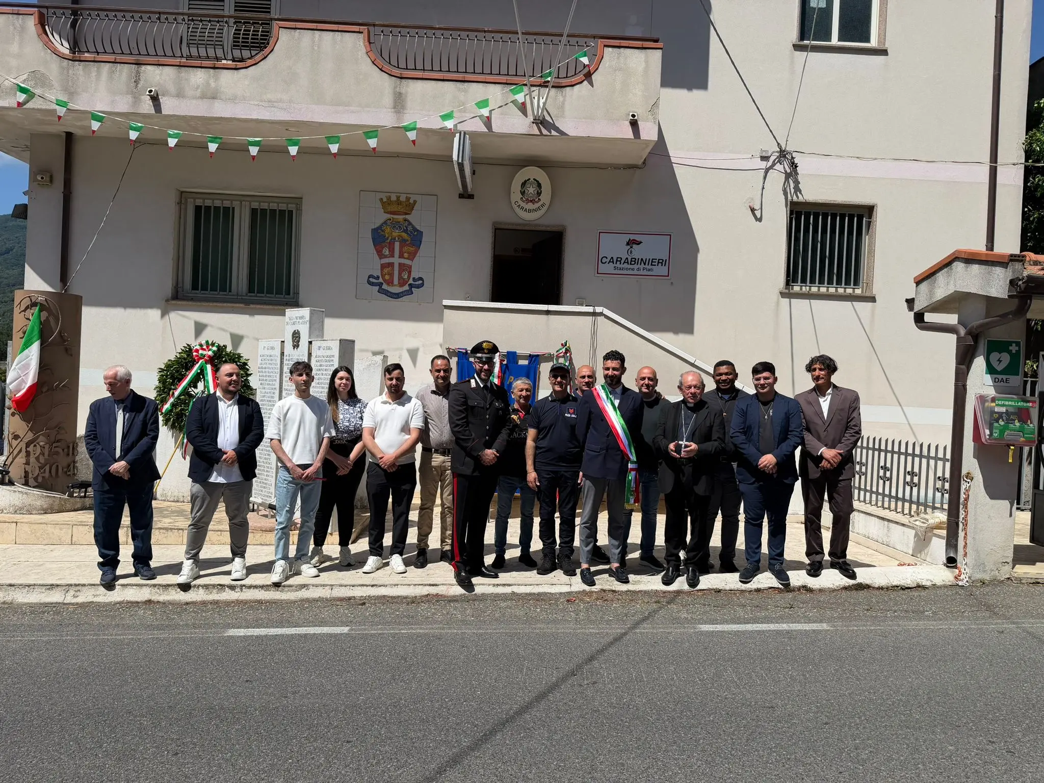 Platì in corteo, omaggio ai Caduti e Tricolore: la comunità celebra gli 80 anni della Repubblica\n