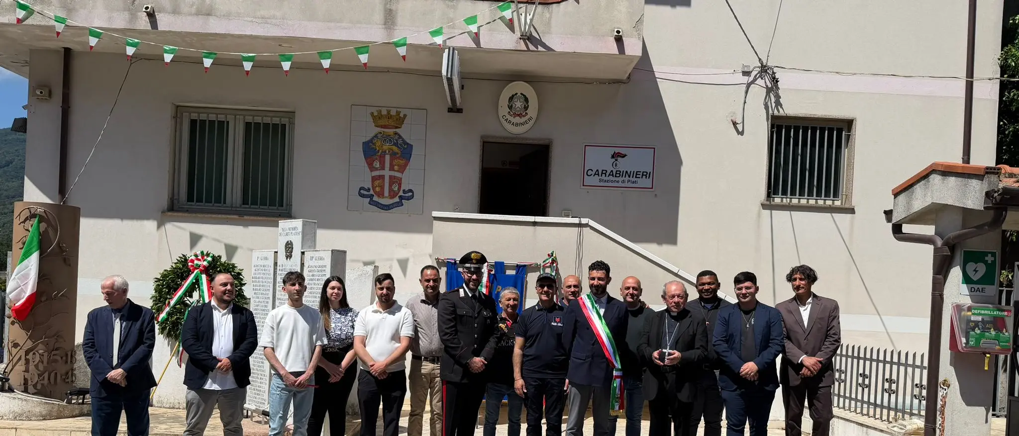 Platì in corteo, omaggio ai Caduti e Tricolore: la comunità celebra gli 80 anni della Repubblica\n