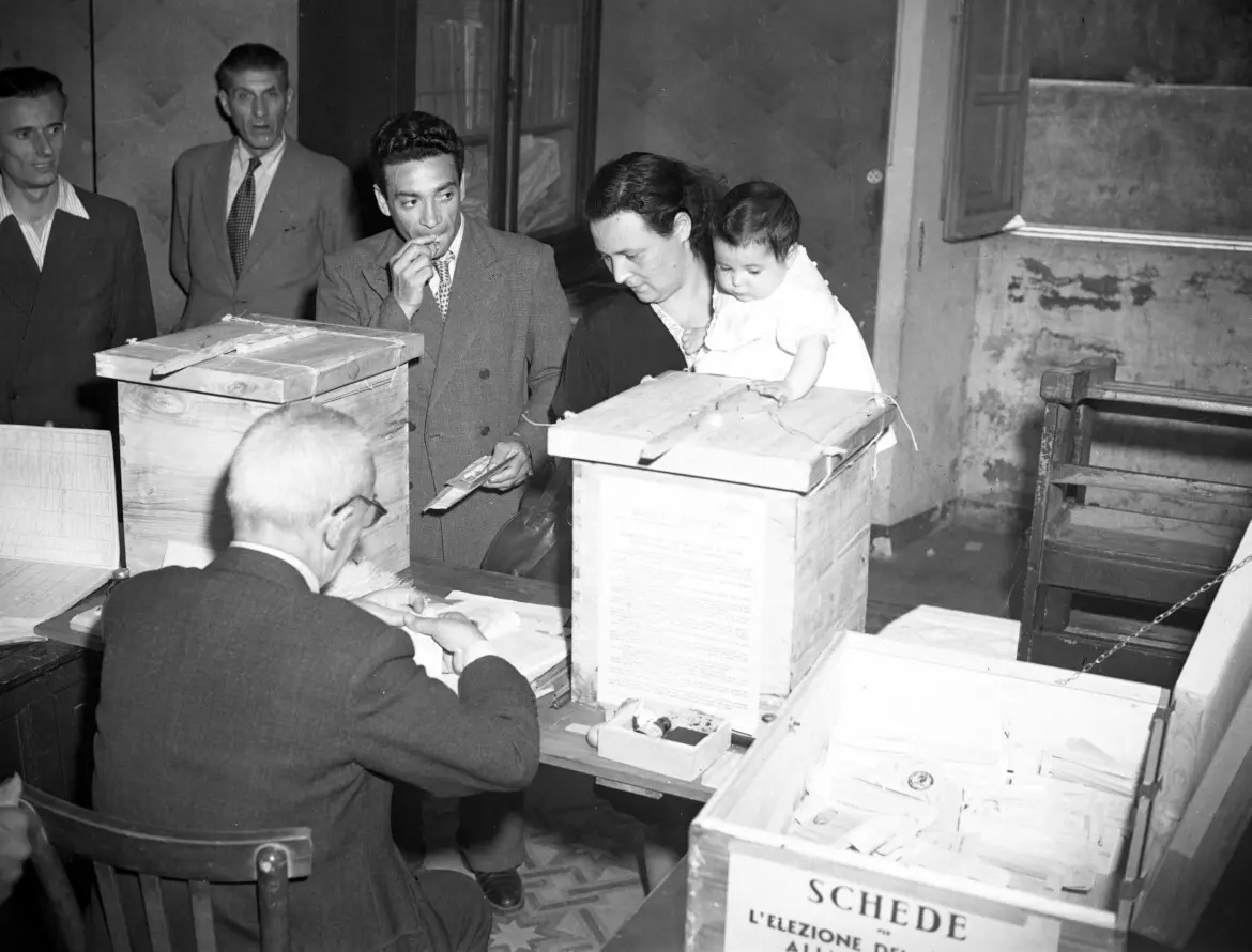 Corigliano Rossano celebra gli 80 anni della Repubblica con una mostra sul diritto di voto\n