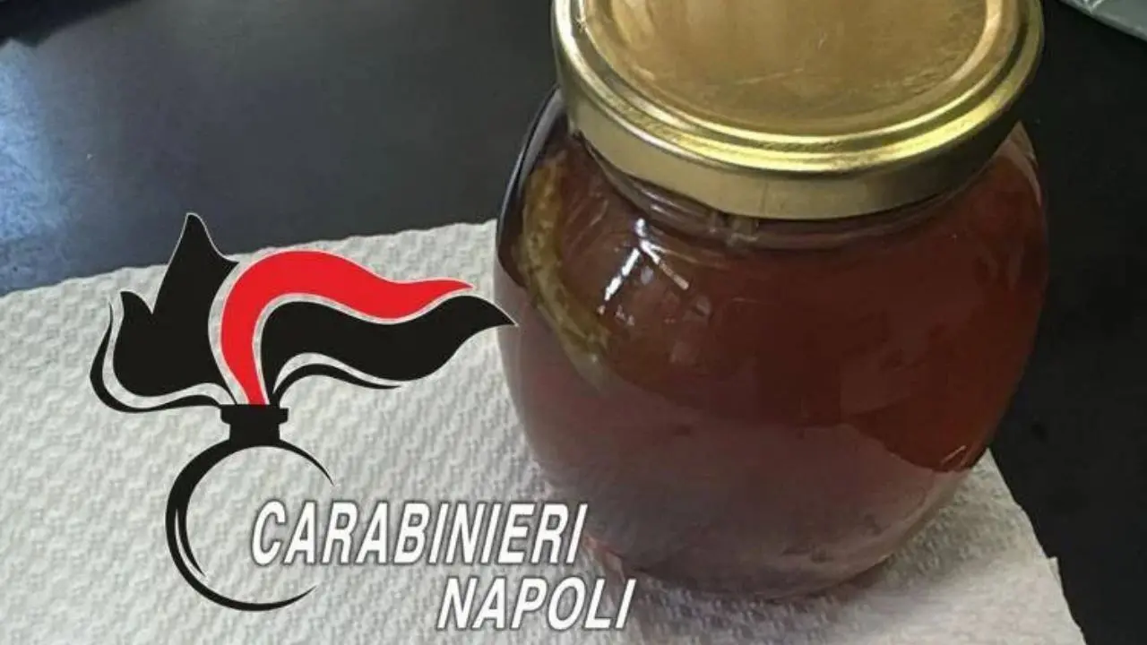 Consumano 'miele da sballo', tre giovani in ospedale: 17enne in rianimazione