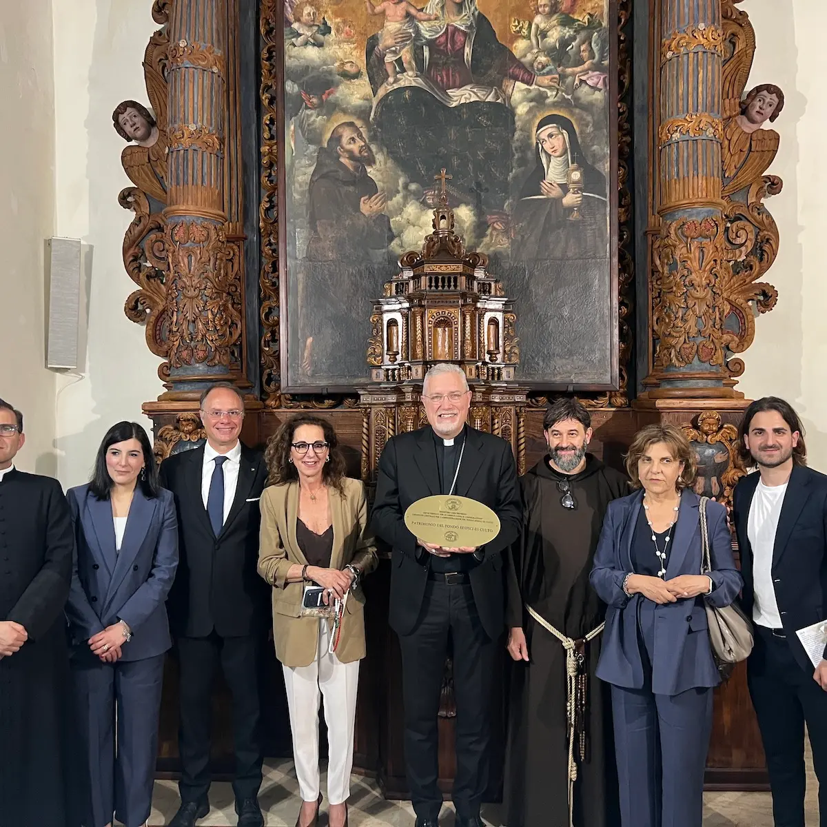 A Rombiolo torna a splendere la pala d’altare del XVI secolo, Ferro: «Custodire questi luoghi preserva l’identità»\n