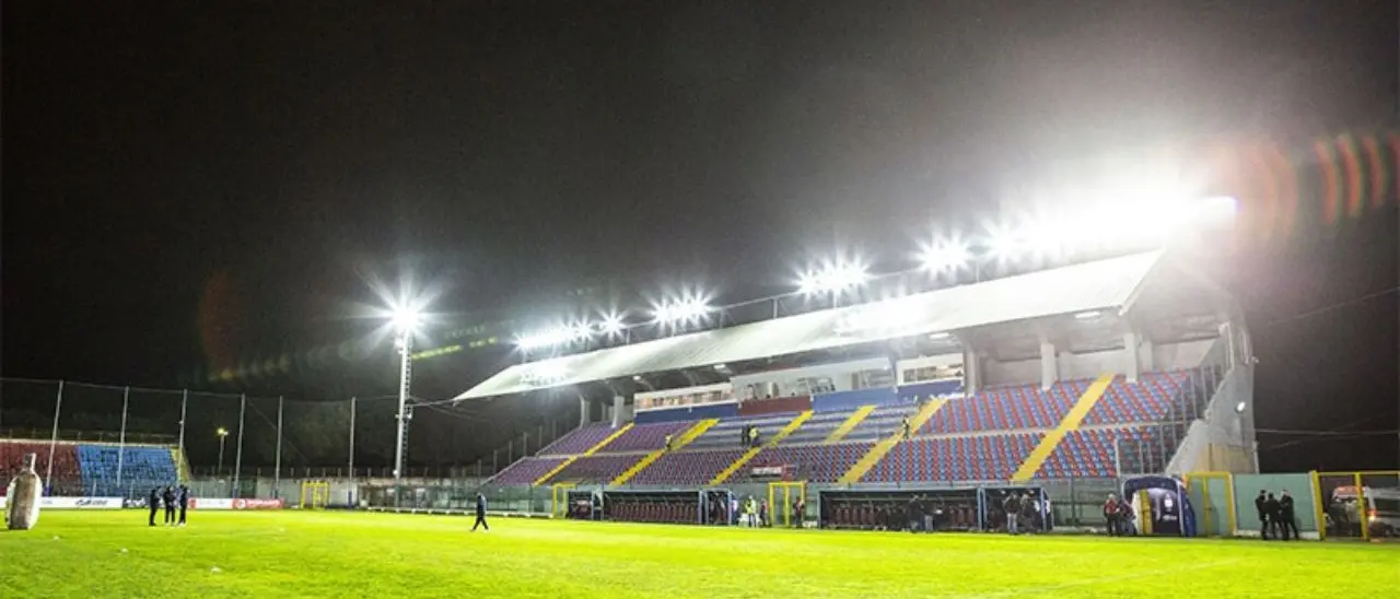 Il Cosenza ancora in attesa del nulla osta per lo stadio: se salta il Marulla spunta l’ipotesi del Razza di Vibo\u00A0\n