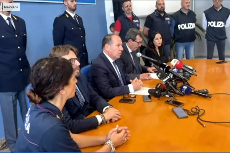 <p>Strage di Amendolara, la ricostruzione dell’orrore: «In 30 anni mai vista una crudeltà simile» – LA DIRETTA</p>