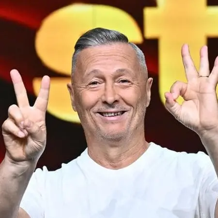 Paolo Belli porta il suo Summer Tour a Rende: concerto gratuito in piazza Museo del Presente\n