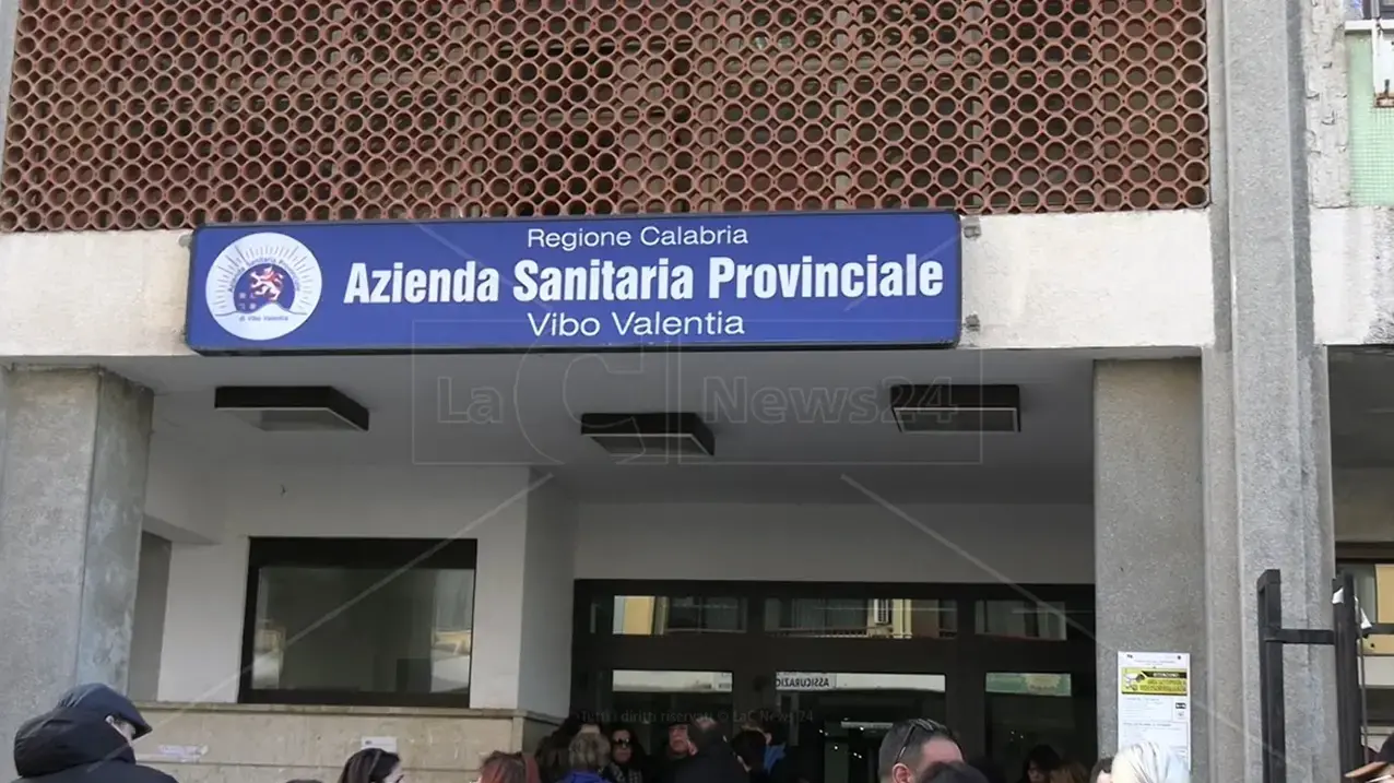 <p>Bambino autistico con la sindrome di Tourette, <span style=\"color:hsl(0, 75%, 60%);\">l’Asp di Vibo sospende i rimborsi </span>per le terapie: la denuncia della madre</p>