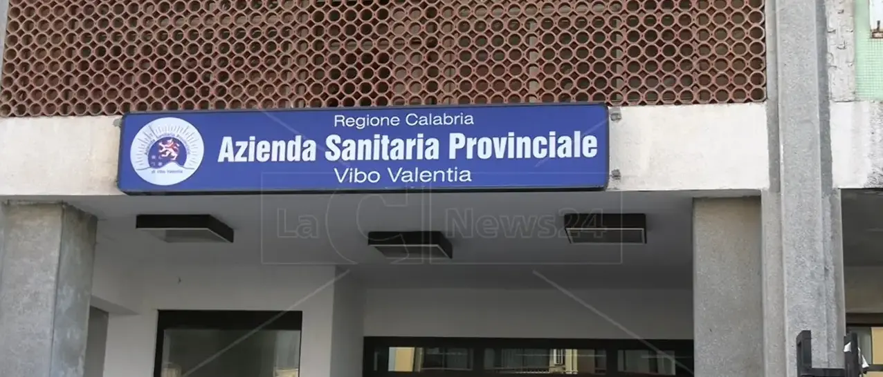 Bambino autistico con la sindrome di Tourette, l’Asp di Vibo\u00A0sospende i rimborsi per le terapie: la denuncia della madre\n