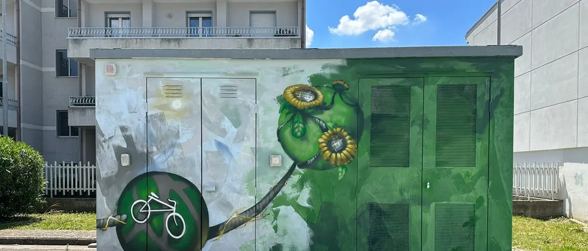 Dalla creatività degli studenti del liceo Artistico Preti-Frangipane di Reggio nasce un murale dedicato alla mobilità sostenibile\n