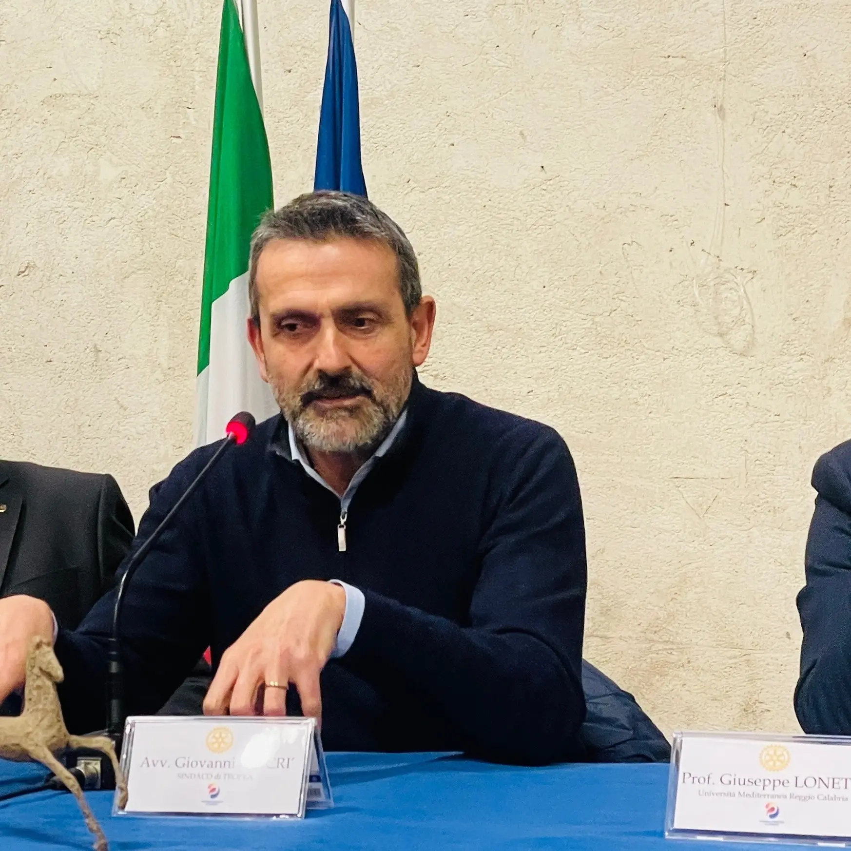 Tropea, il Tribunale di Vibo dichiara Macrì incandidabile: il sindaco annuncia ricorso ma per ora non cambia nulla\n