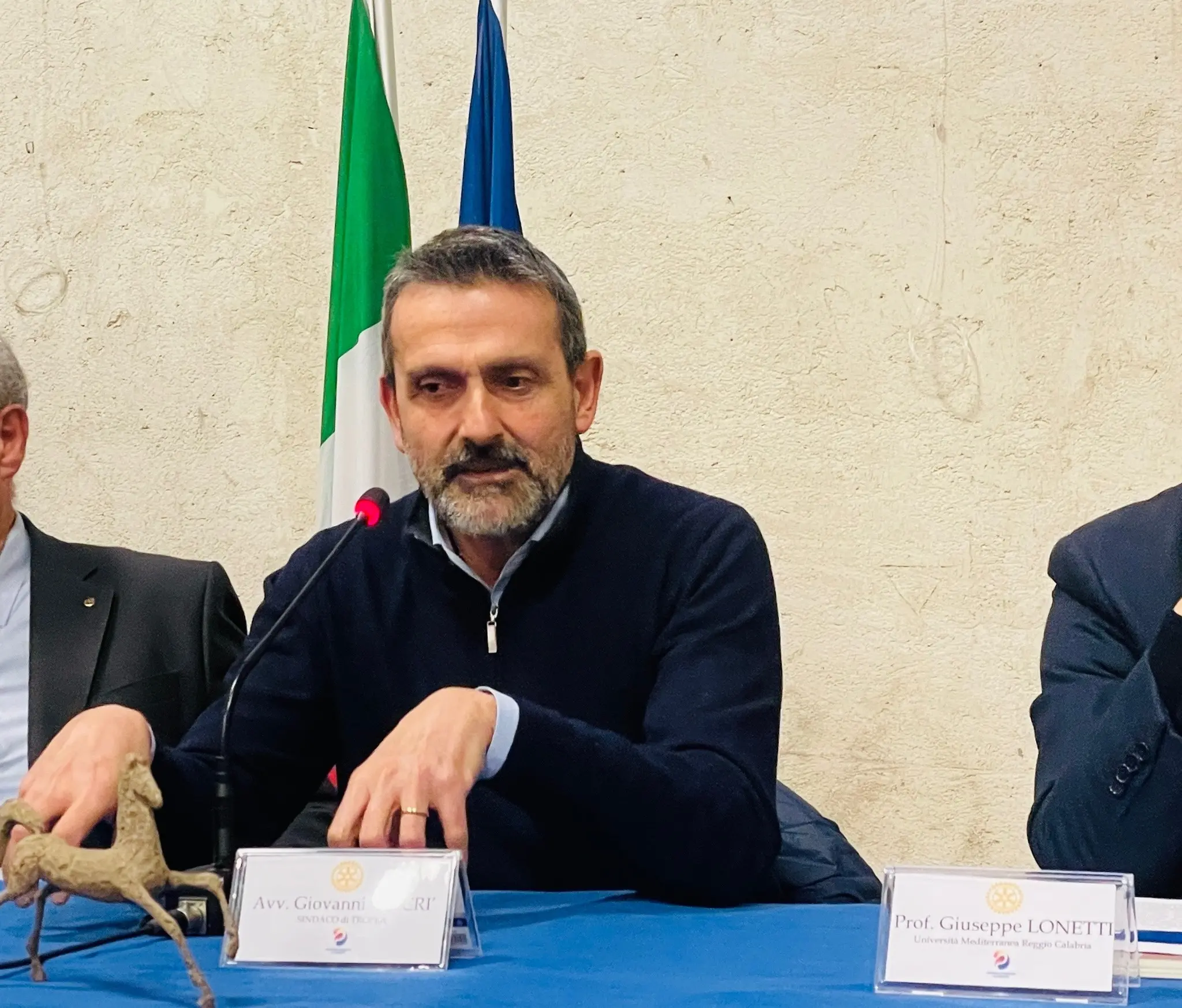 Tropea, il Tribunale di Vibo dichiara Macrì incandidabile: il sindaco annuncia ricorso ma per ora non cambia nulla\n