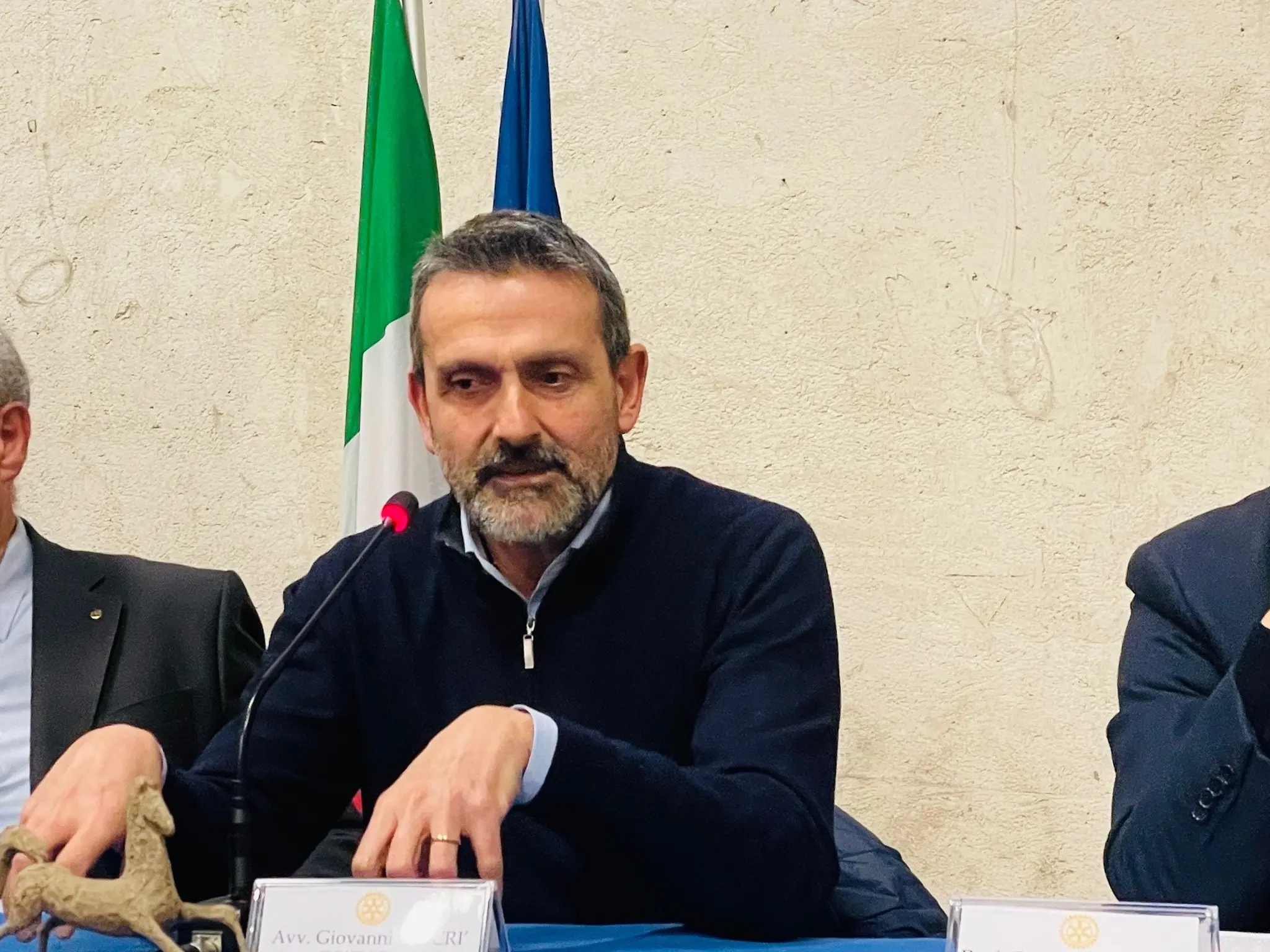 Tropea, il Tribunale di Vibo dichiara Macrì incandidabile: il sindaco annuncia ricorso ma per ora non cambia nulla