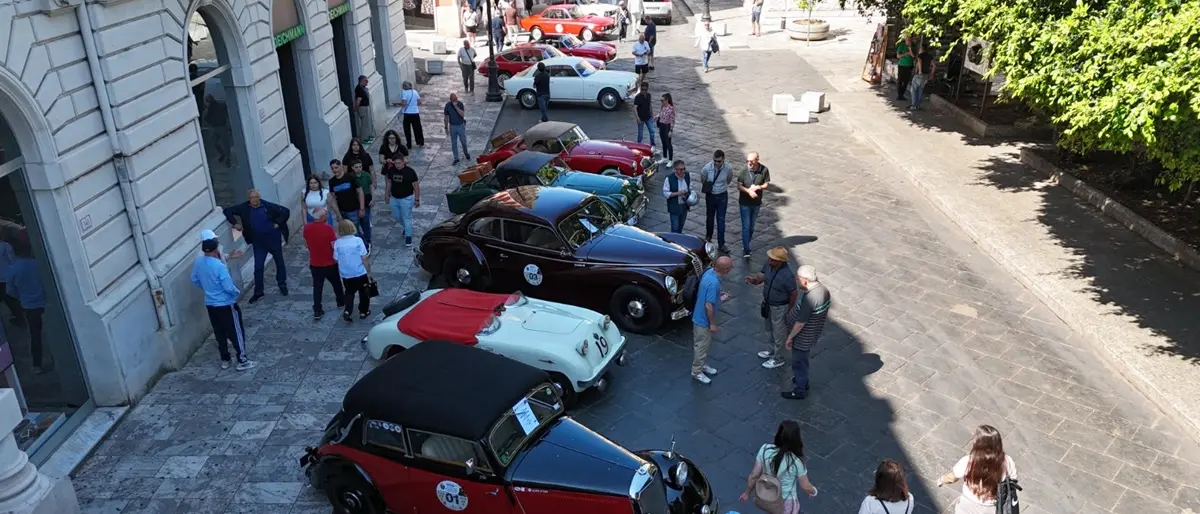 X Festival Autoretrò a Reggio, la Calabria dei borghi conquista gli appassionati di auto storiche