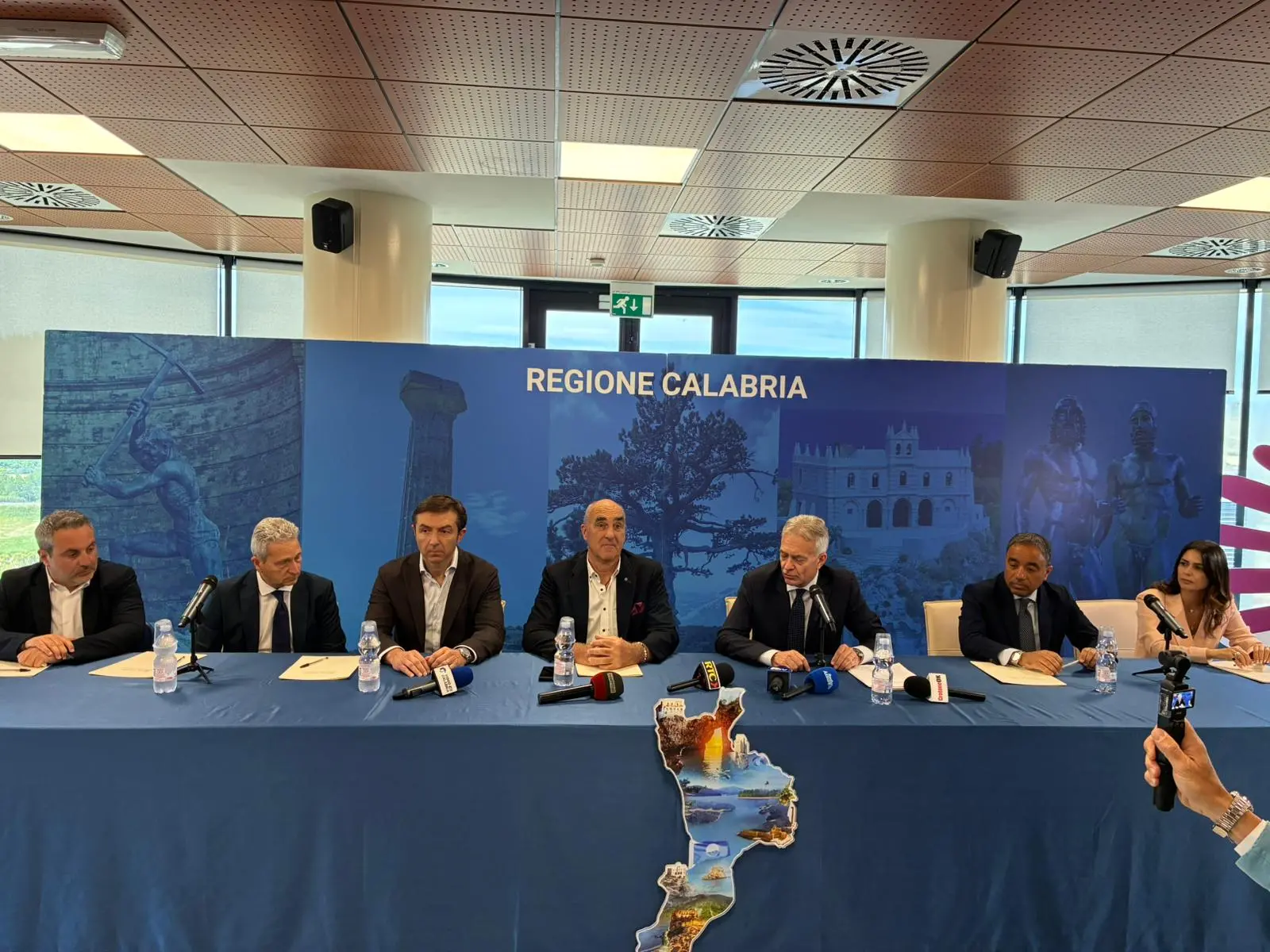 Merano WineFestival Calabria 2026, quattro giorni tra vino, cultura e sapori nel cuore della Magna Grecia: il programma\n