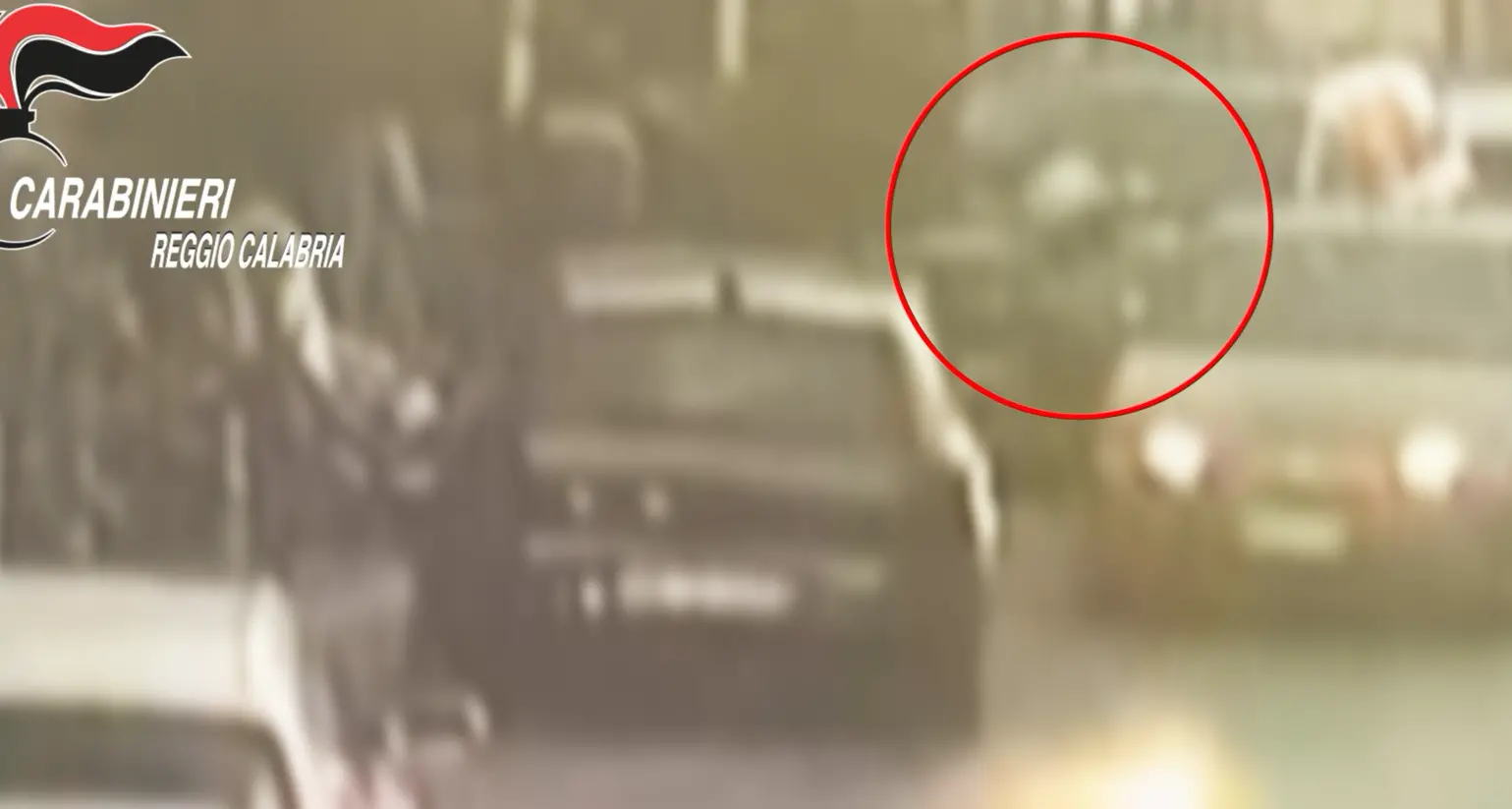 «Ci devi dare i soldi o ti ammazziamo di botte»,\u00A0smantellata rete di spaccio gestita da padre e figlio: sei arresti