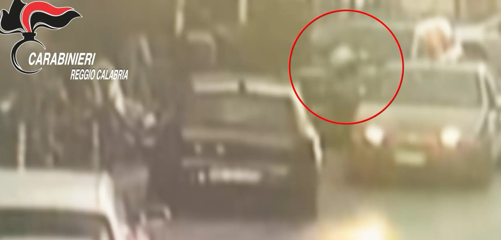 «Ci devi dare i soldi o ti ammazziamo di botte»,\u00A0smantellata rete di spaccio gestita da padre e figlio: sei arresti
