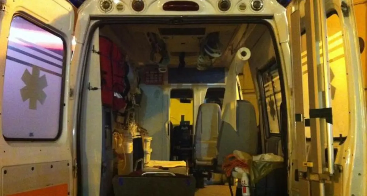 21enne travolto da un treno merci lungo la tratta ferroviaria Lamezia Terme–Reggio Calabria: è in gravi condizioni\n