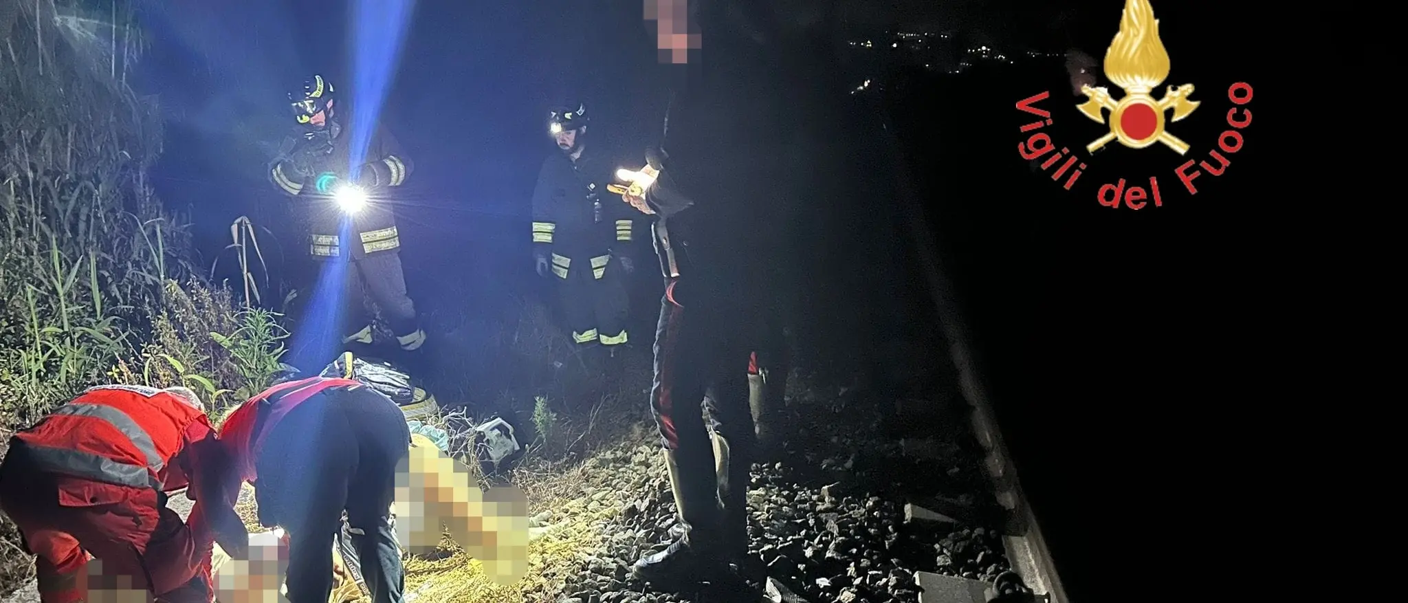 21enne travolto da un treno merci lungo la tratta ferroviaria Lamezia Terme–Reggio Calabria: è in gravi condizioni\n