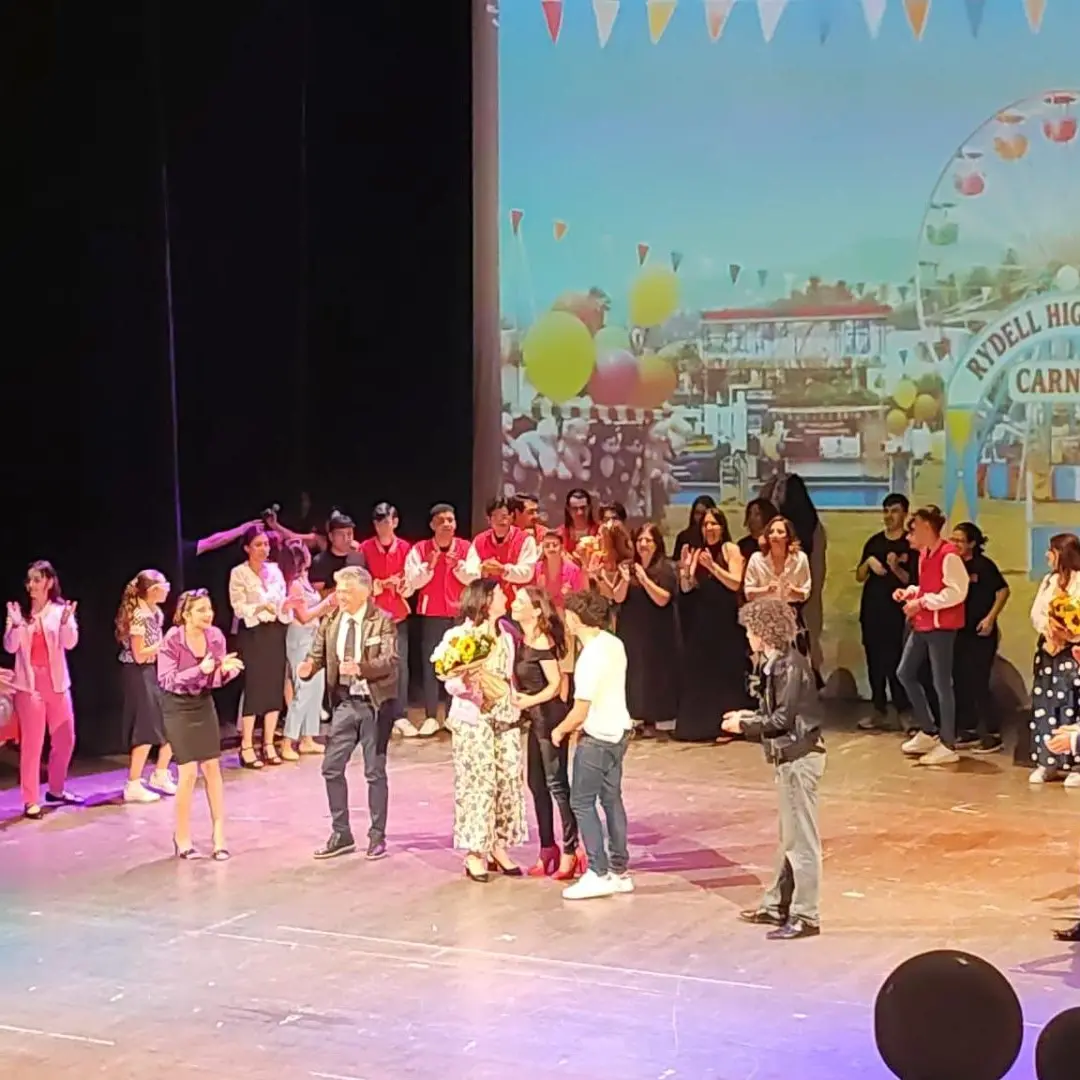 Reggio, standing ovation al Teatro Cilea per i protagonisti di \"Grease\" a cura dell’ITT Panella Vallauri\n