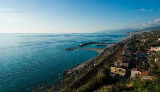 San Lucido, torna la Gara di Monologhi “Città di San Lucido”: in scena diciotto finalisti dai 11 ai 78 anni\n