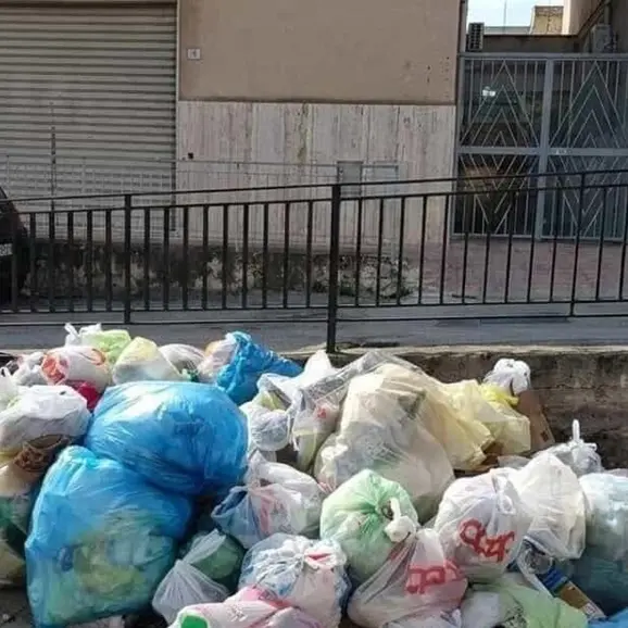 Reggio, residenti sul viale Europa: «Emergenza rifiuti, ratti e\u00A0marciapiedi impraticabili anche su controviale di via Sbarre Superiori e via Antonino Candido»\n