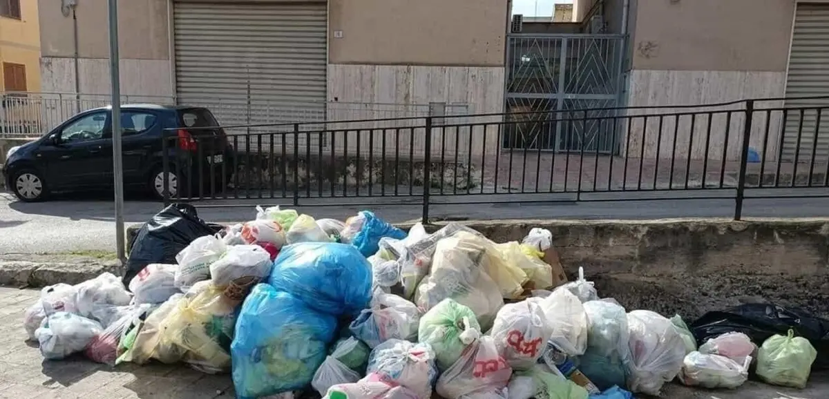 Reggio, residenti sul viale Europa: «Emergenza rifiuti, ratti e\u00A0marciapiedi impraticabili anche su controviale di via Sbarre Superiori e via Antonino Candido»\n