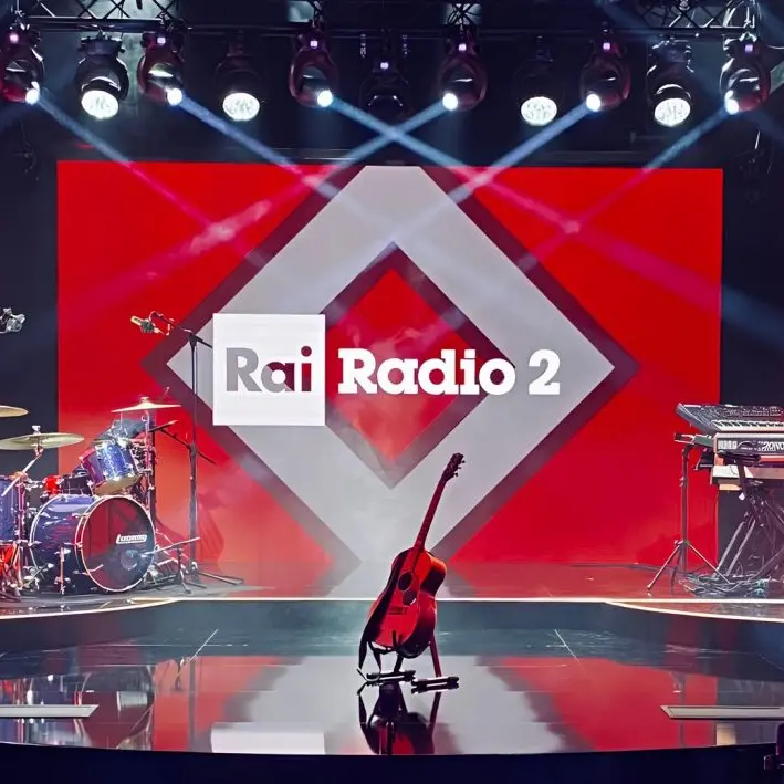 Radio2 Live a Cosenza, ingresso gratuito e start alle 21: Piazza XV Marzo pronta alla grande festa dell’estate\n