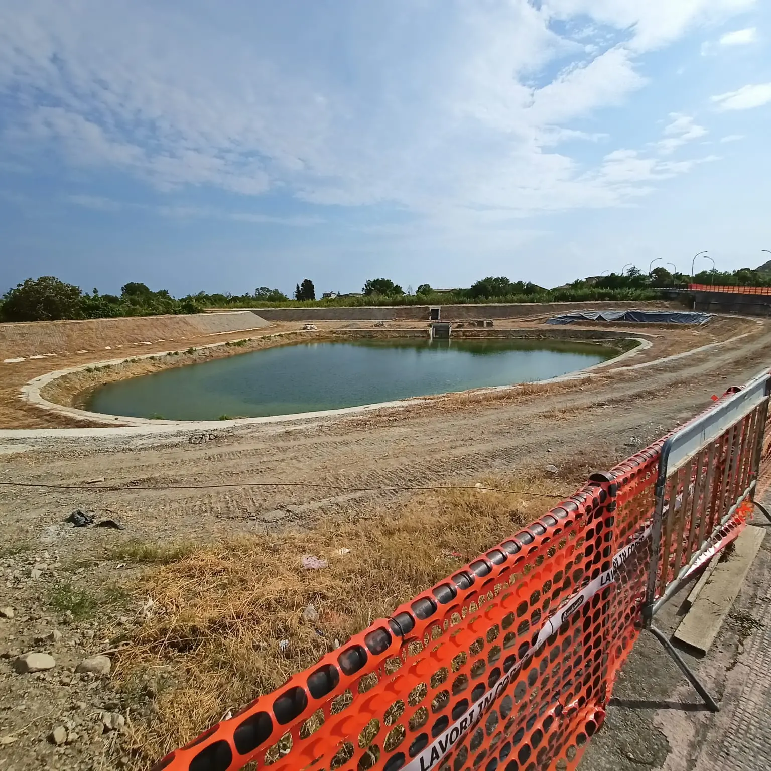 Caulonia, ultimatum dei cittadini per la vasca di via Pitagora: «Cinque giorni o andiamo in Procura»\n