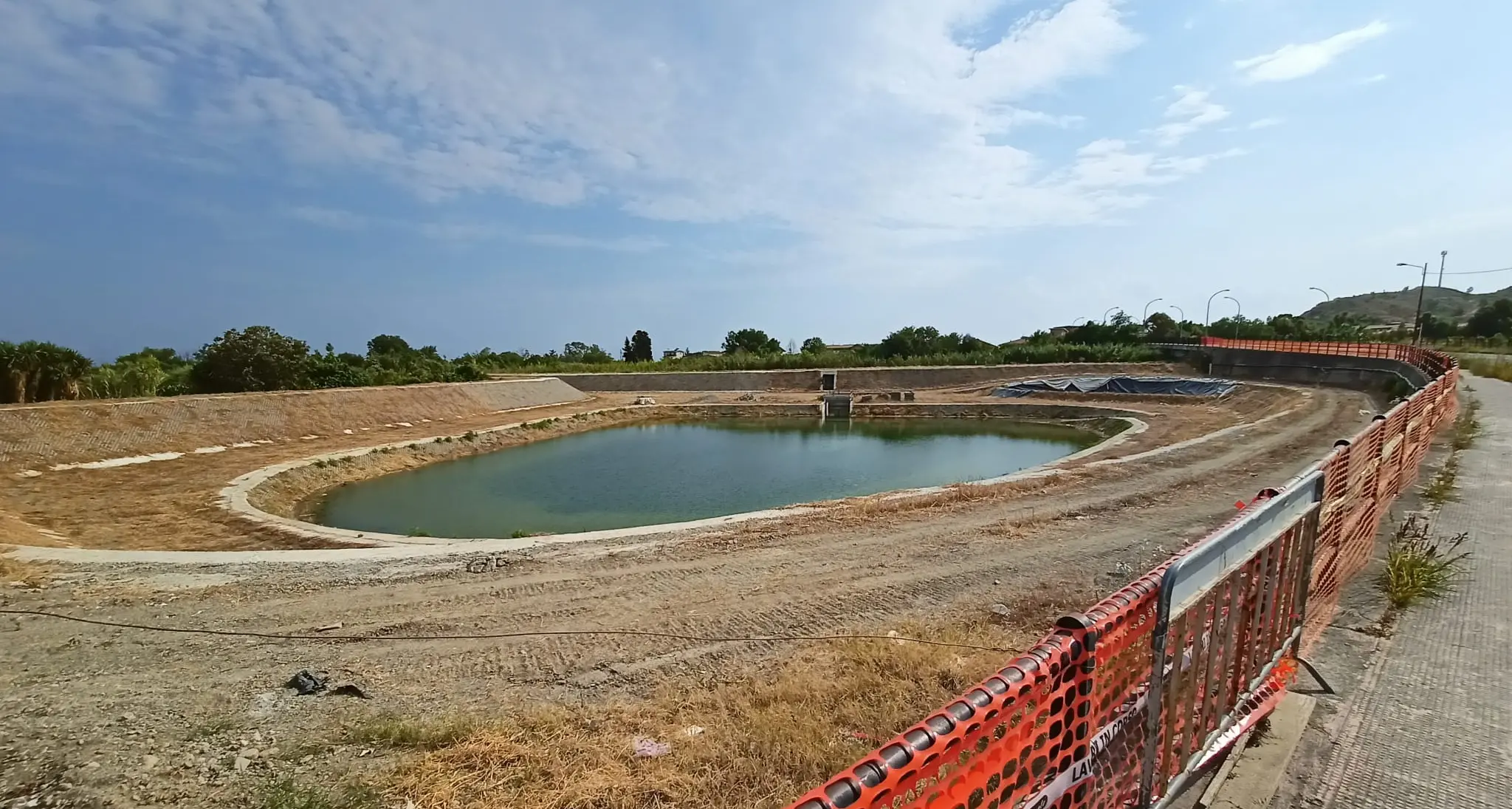 Caulonia, ultimatum dei cittadini per la vasca di via Pitagora: «Cinque giorni o andiamo in Procura»\n