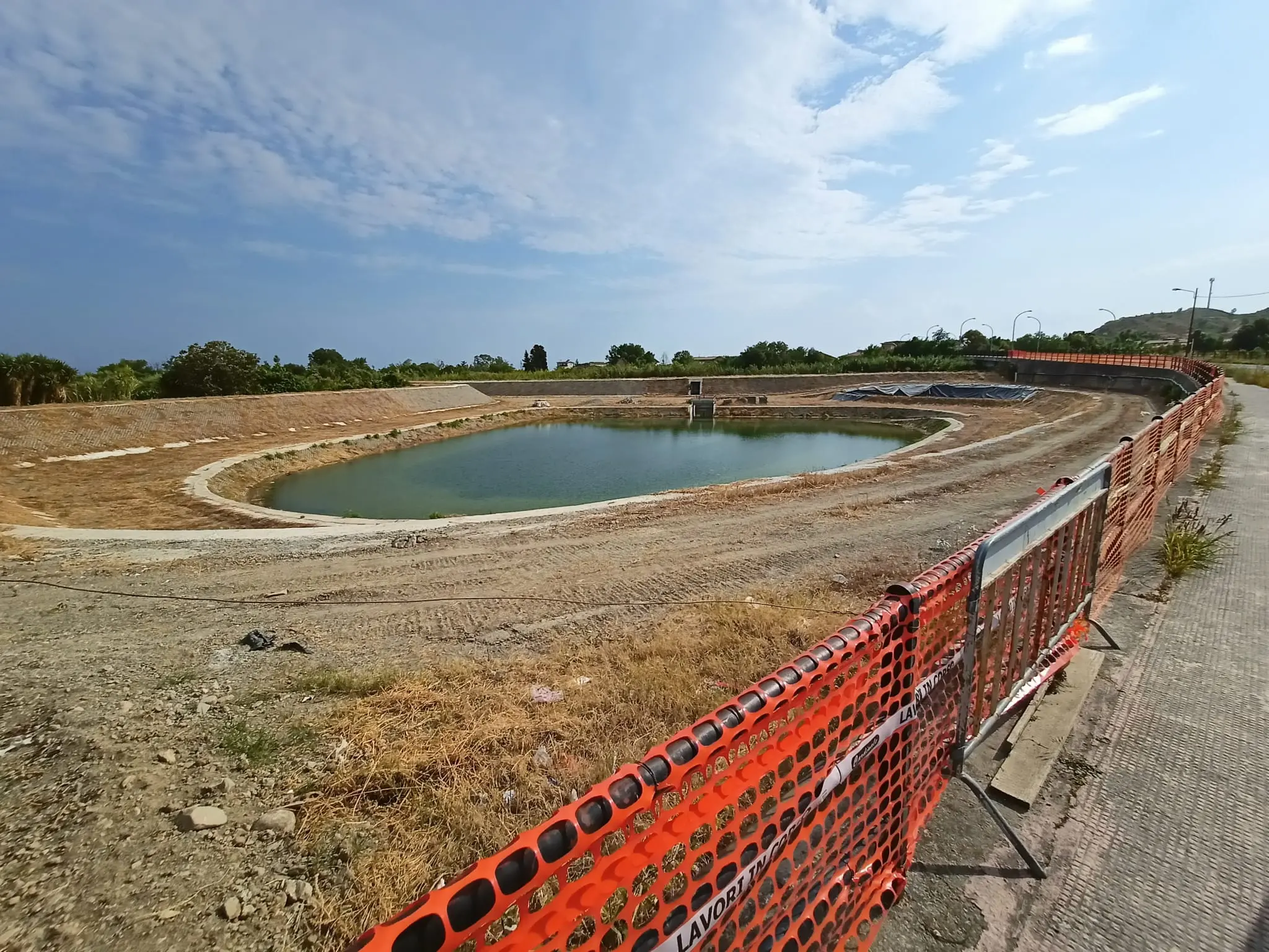 Caulonia, ultimatum dei cittadini per la vasca di via Pitagora: «Cinque giorni o andiamo in Procura»\n