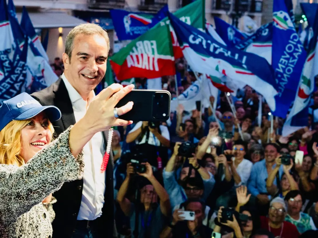 Il terremoto che arriva dalla Calabria: Meloni blinda Occhiuto mentre la Lega affronta l’offensiva di Vannacci