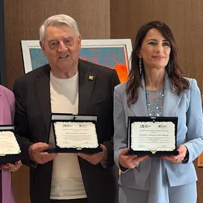 Il Premio Eccellenze Mediterranee alla preside Mariarosaria Russo\n