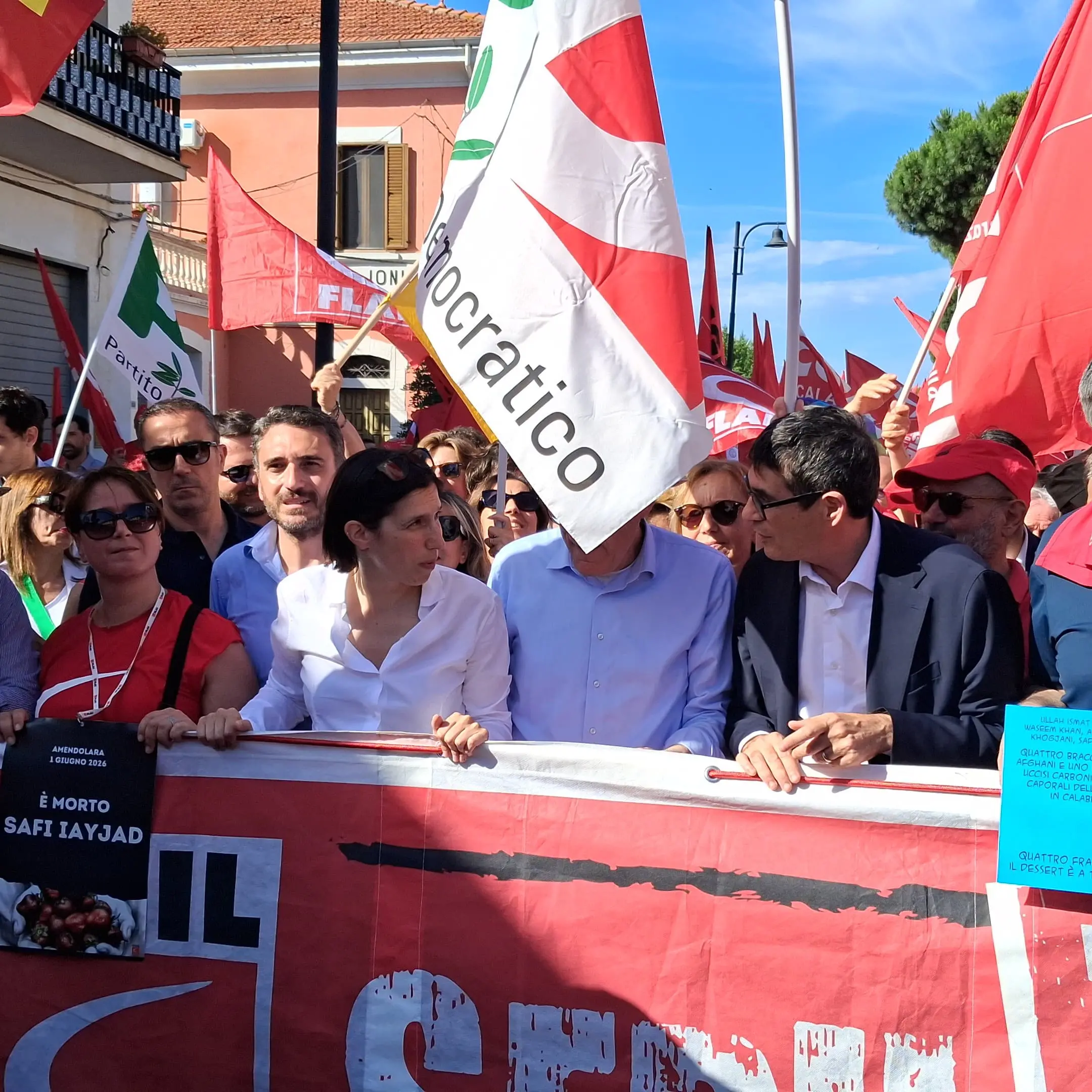Dopo Amendolara la Cgil chiede di abolire la Bossi-Fini e colpire il caporalato\n