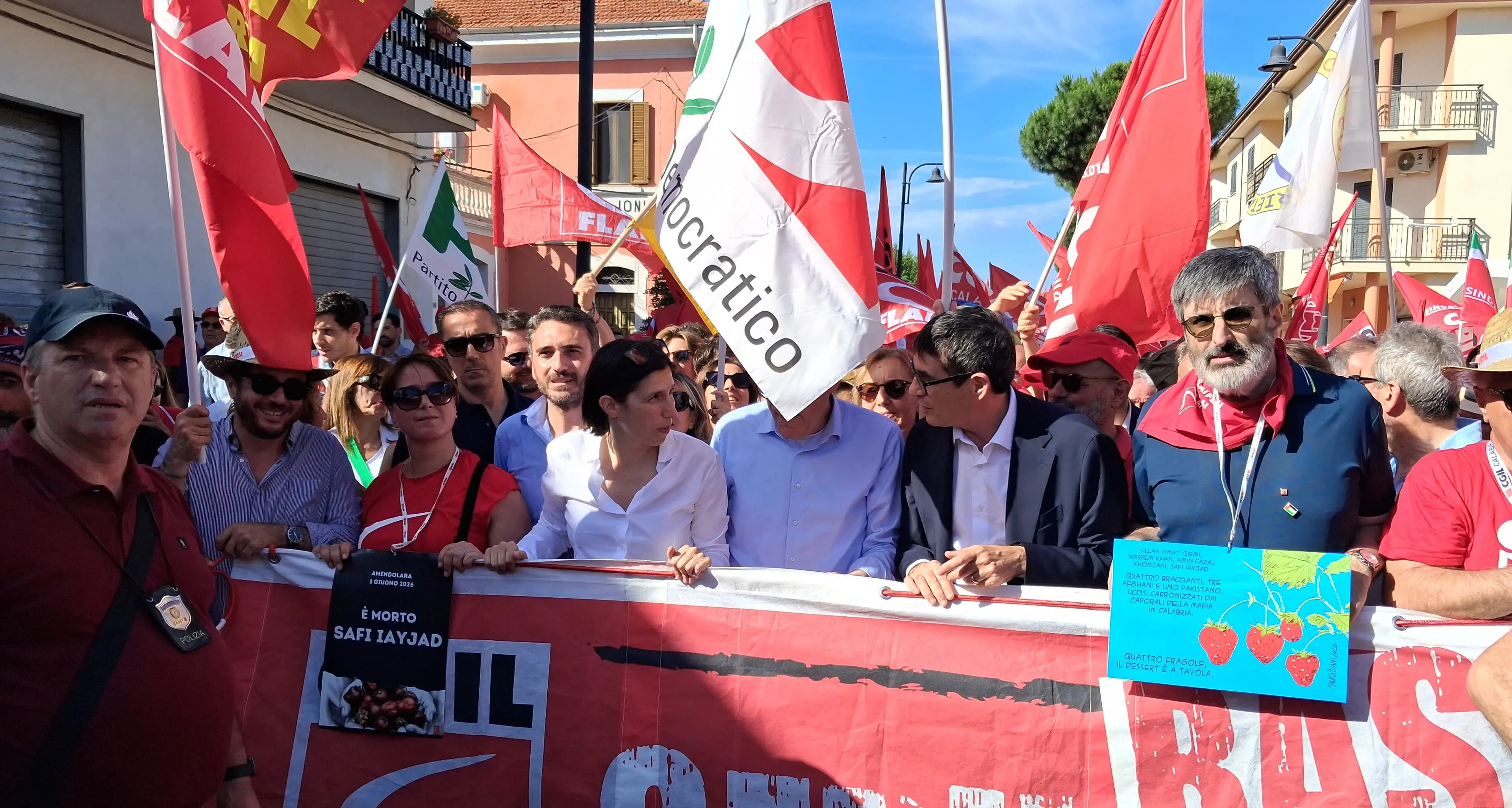 Dopo Amendolara la Cgil chiede di abolire la Bossi-Fini e colpire il caporalato\n
