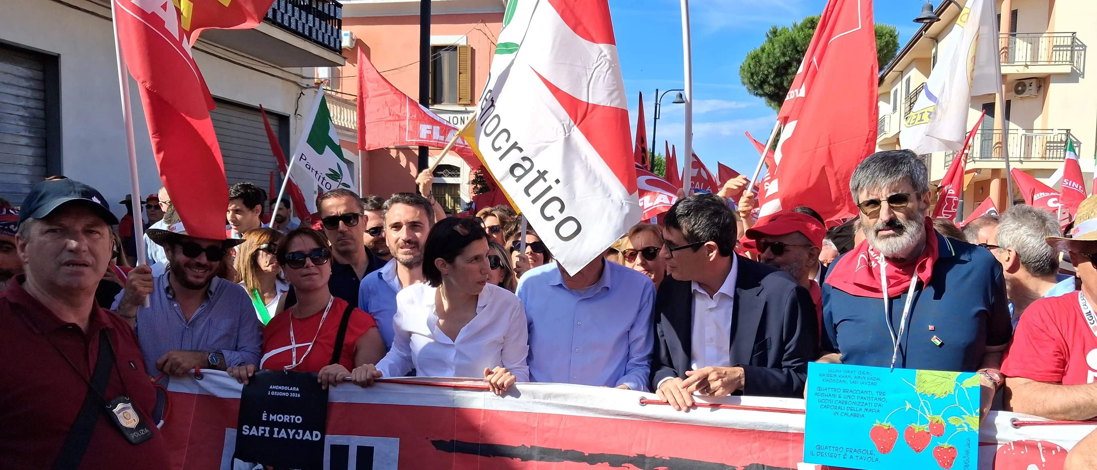 Dopo Amendolara la Cgil chiede di abolire la Bossi-Fini e colpire il caporalato\n