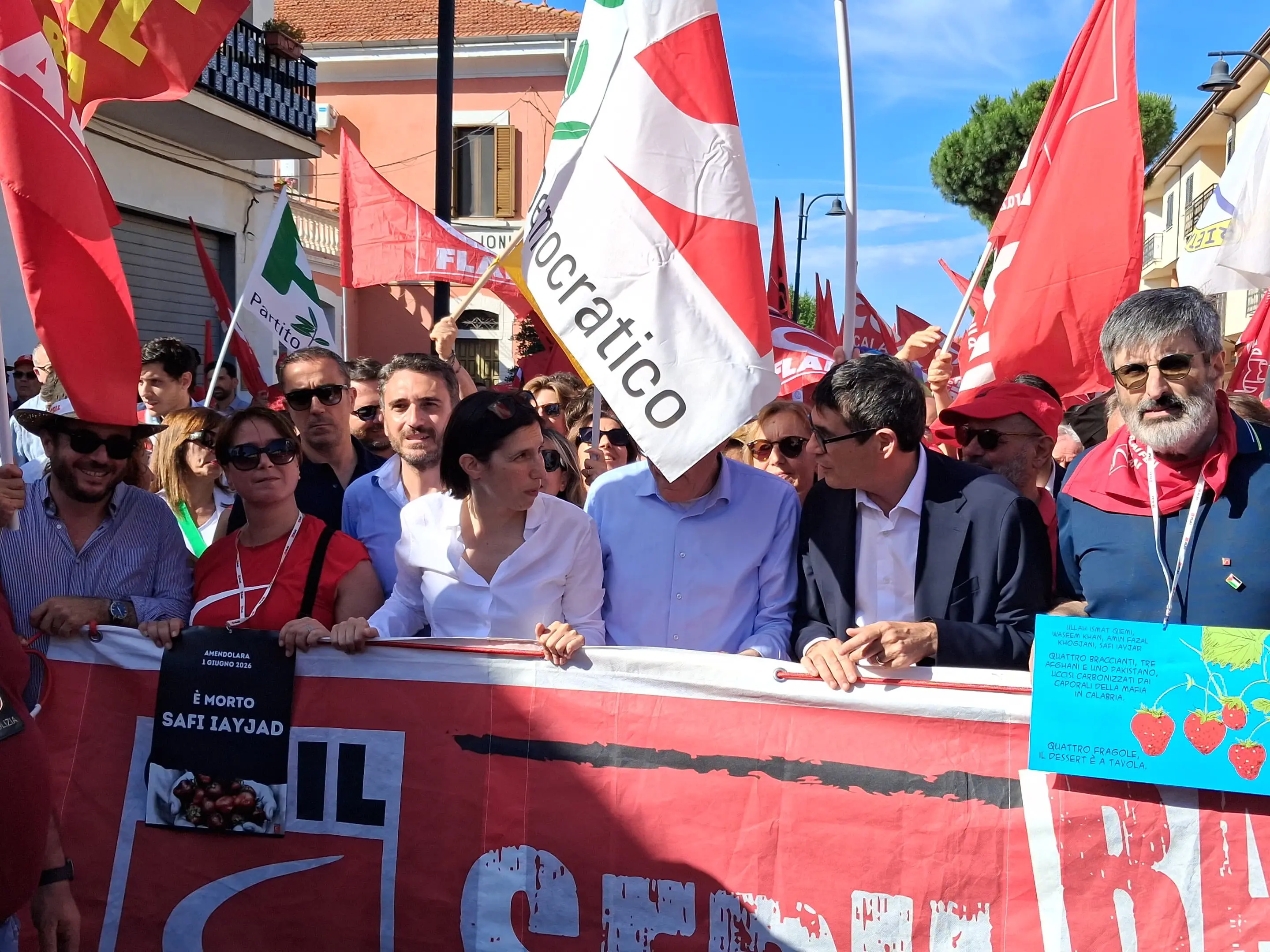 Dopo Amendolara la Cgil chiede di abolire la Bossi-Fini e colpire il caporalato