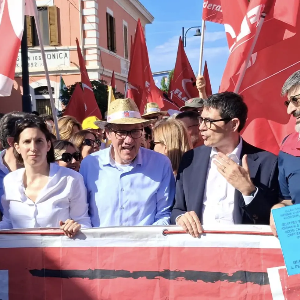 <p>Amendolara, migliaia in corteo dopo il delitto dei braccianti: <span style=\"color:hsl(0, 75%, 60%);\">«Mai più sfruttamento e ipocrisia»</span></p>