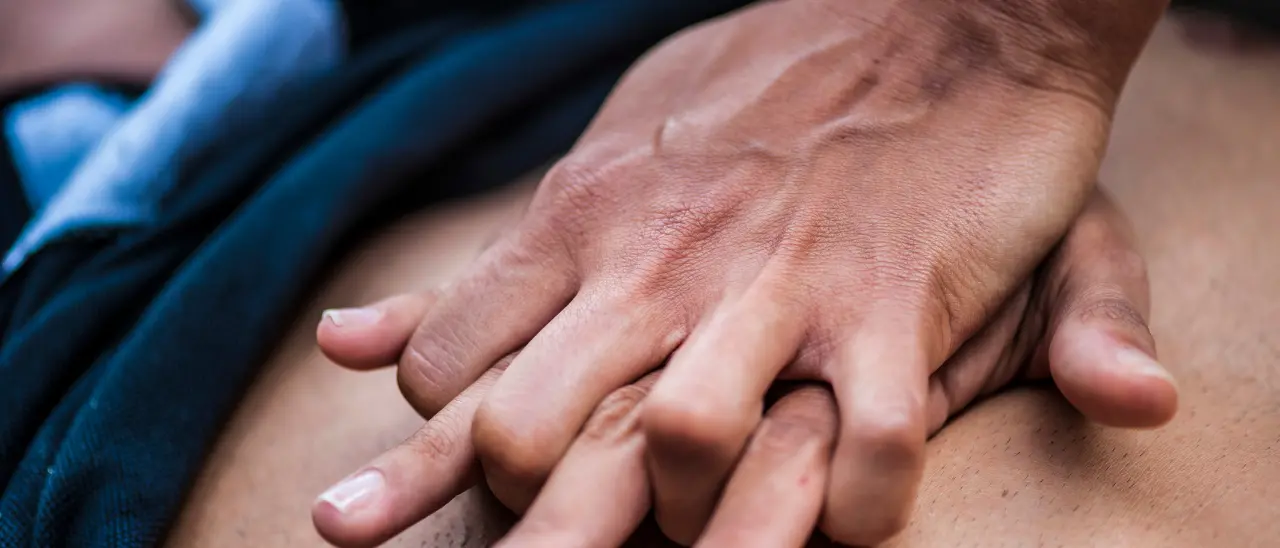 Turista danese salvato dopo un arresto cardiaco in un resort di Pizzo. I ringraziamenti dalla Danimarca: «Grande umanità»\n