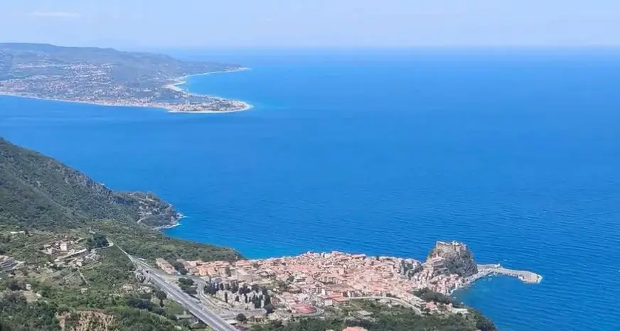 Favazzina, dentro il progetto Edison: la sfida che divide la Costa Viola tra energia, paesaggio e fragilità del territorio\n