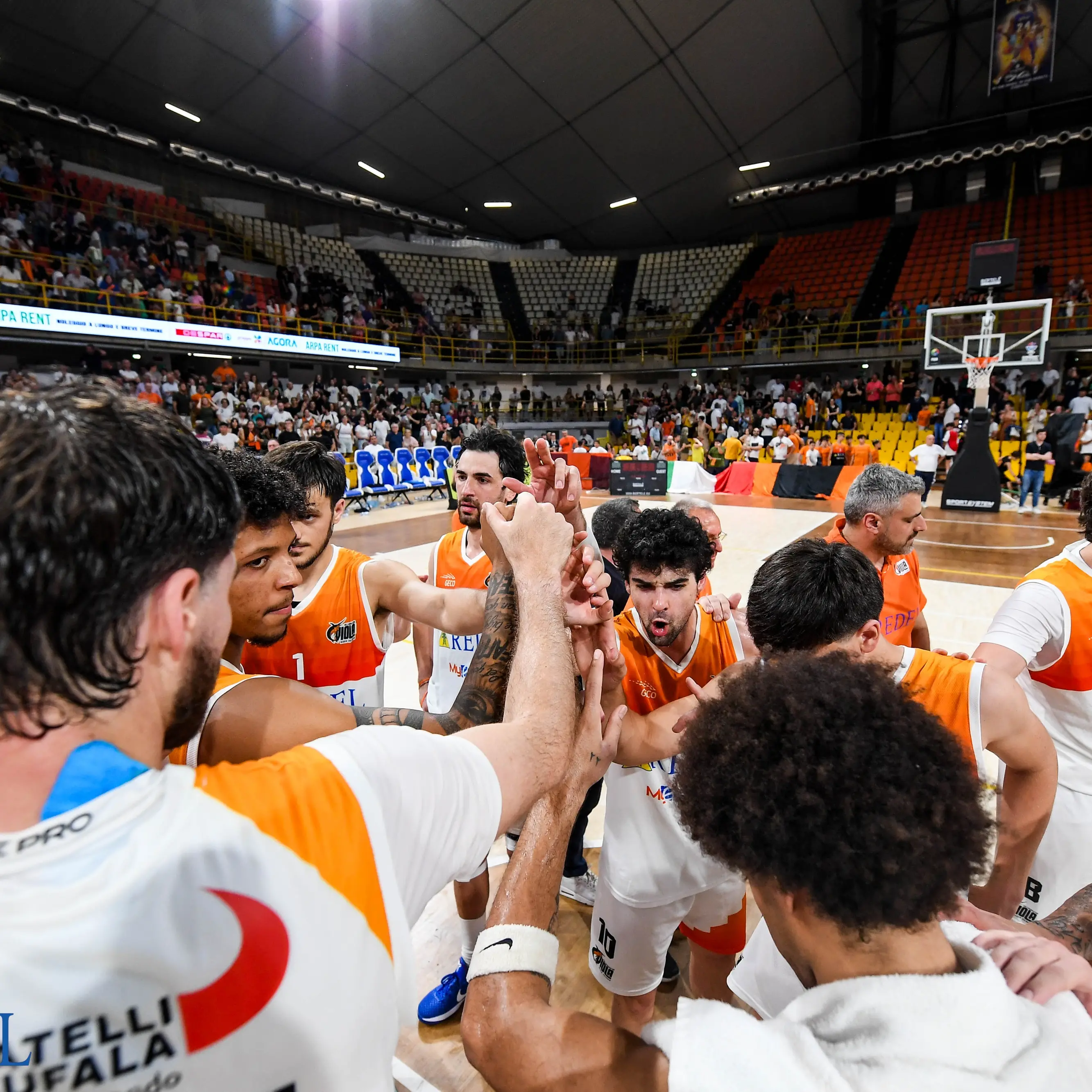 Beffa sulla sirena per la Viola: Duranti gela il PalaCalafiore, Avellino passa 71-69\n