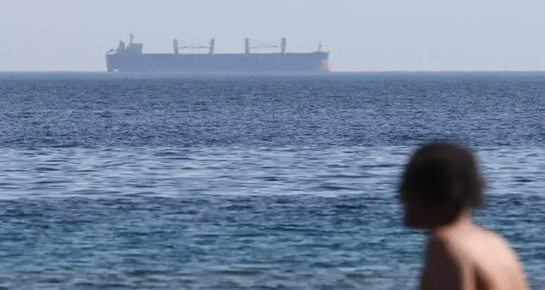 L’Iran minaccia di bloccare Hormuz e Bab al-Mandab: «Fermate questa follia»\n