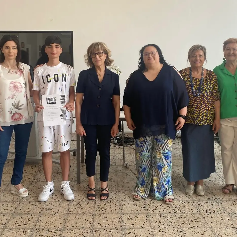 “Un poster per la pace”: il Lions Club di Locri premia la creatività degli studenti\n