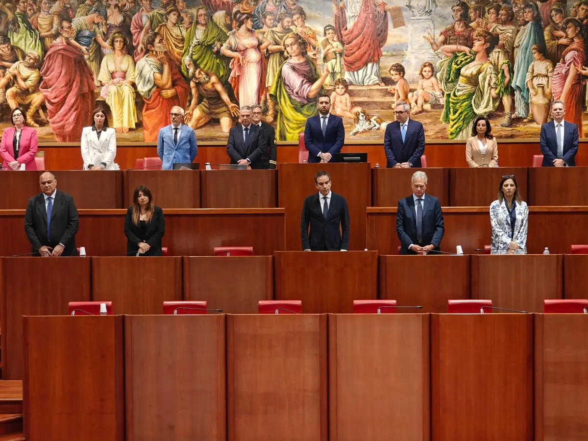 Consiglio Regionale, Cirillo chiede un minuto di silenzio per le vittime di Amendolara in apertura dei lavori\n